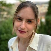 No tengo experiencia de materias pero sí como niñera